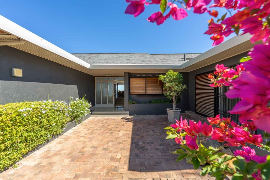 5 Bedroom Property for Sale in Camps Bay Western Cape